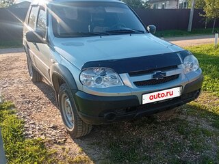 2015 Chevrolet Niva I Рестайлинг, серебристый, 550000 рублей, вид 1