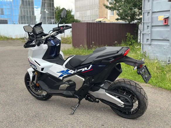 2026 Honda X-ADV, белый - вид 18