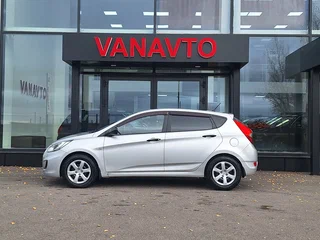 2012 Hyundai Solaris I, серебристый, 790000 рублей, вид 3