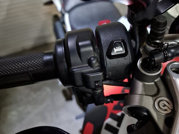 2024 Ducati Multistrada V4, красный, 3000000 рублей - вид 10