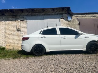 2016 Kia Rio III Рестайлинг, белый, 445000 рублей, вид 2