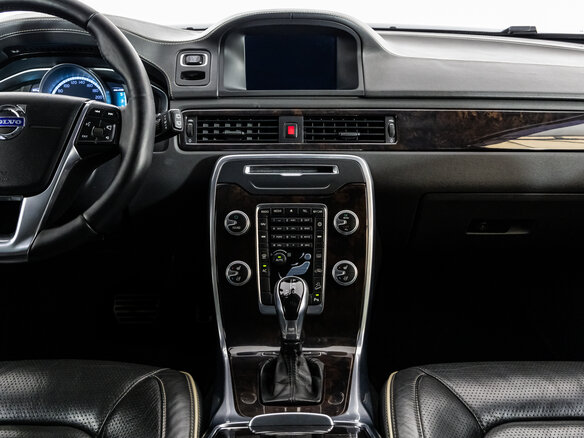 2014 Volvo XC70 II Рестайлинг, чёрный, 1899000 рублей - вид 11