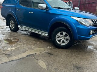 2017 Mitsubishi L200 V, синий, 3500000 рублей, вид 3
