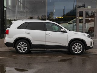 2019 Kia Sorento II Рестайлинг, белый, 2095000 рублей, вид 4