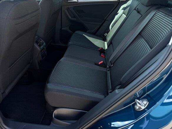 2021 Volkswagen Tiguan II Рестайлинг, синий, 2250000 рублей - вид 25
