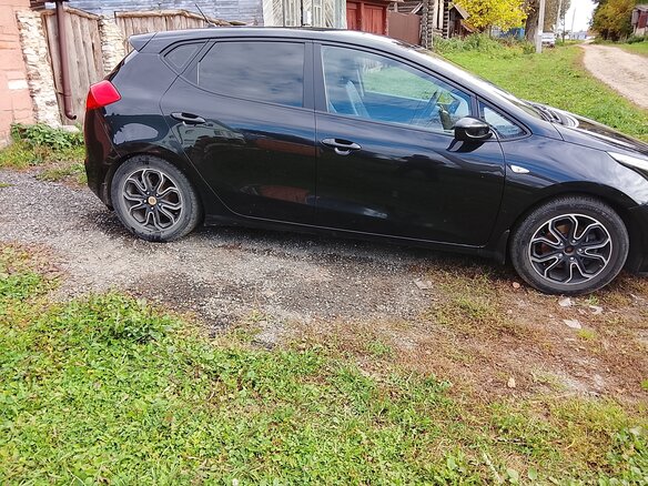 2013 Kia Ceed II, чёрный, 800000 рублей - вид 1