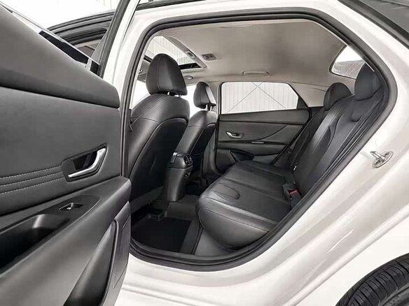2022 Hyundai Elantra VII (CN7), белый - вид 16