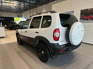 2015 Chevrolet Niva I Рестайлинг, белый, 560000 рублей, вид 4