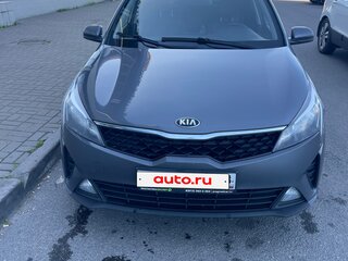 2021 Kia Rio IV Рестайлинг, серый, 1300000 рублей, вид 1