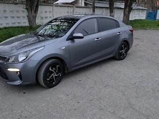 2017 Kia Rio IV, серый, 1250000 рублей, вид 3