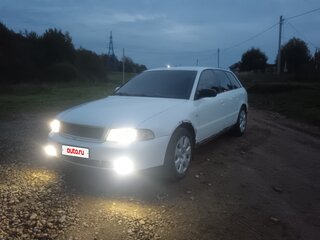 1999 Audi A4 I (B5) Рестайлинг, белый, 280000 рублей, вид 1