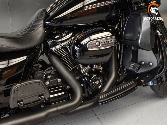 2018 Harley-Davidson Road Glide, чёрный, 1398977 рублей - вид 15