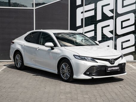 Toyota Camry VIII (XV70)