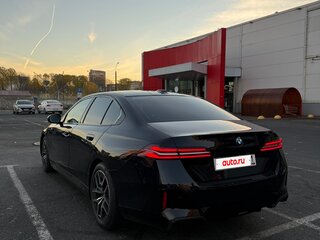 2025 BMW 5 серии 523d VIII (G60/G61/G68), чёрный, 7800000 рублей, вид 4