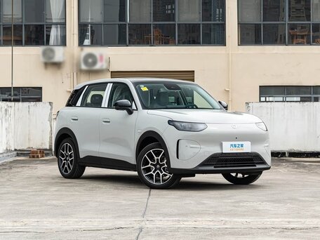 2026 Leapmotor A10 53 kWh, серебристый, 2199000 рублей, вид 2