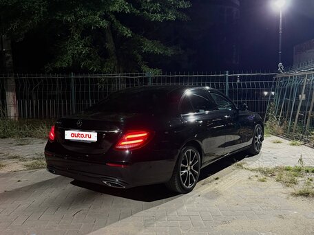 2016 Mercedes-Benz E-Класс 220 d V (W213, S213, C238), чёрный, 3650000 рублей, вид 2
