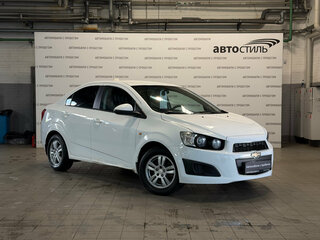2013 Chevrolet Aveo II, белый, 499000 рублей, вид 3