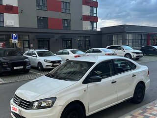 2019 Volkswagen Polo V Рестайлинг, белый, 850000 рублей, вид 1