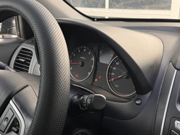2014 Hyundai Solaris I, серый, 880000 рублей - вид 7