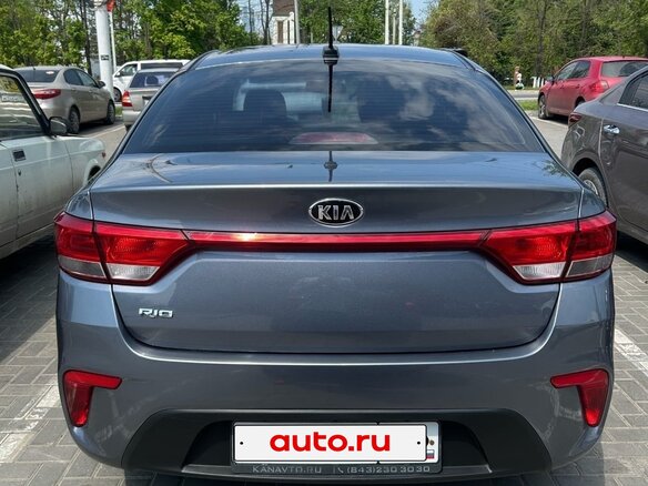 2017 Kia Rio IV, серый - вид 3