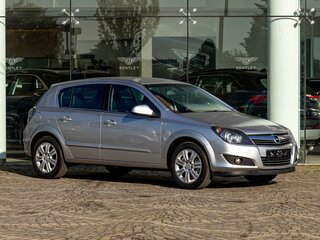 2012 Opel Astra H Рестайлинг, серебристый, 785000 рублей, вид 3