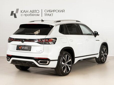 2023 Volkswagen Tayron I Рестайлинг, белый, 3575458 рублей, вид 3
