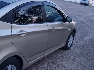 2011 Hyundai Solaris I, бежевый, 420000 рублей, вид 3