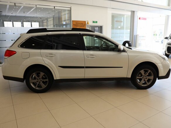 2013 Subaru Outback IV Рестайлинг, белый - вид 3