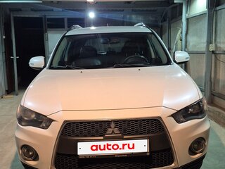 2011 Mitsubishi Outlander II Рестайлинг, белый, 1150000 рублей, вид 1
