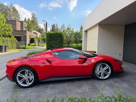 2022 Ferrari 296 GTB, красный, 24900000 рублей, вид 2