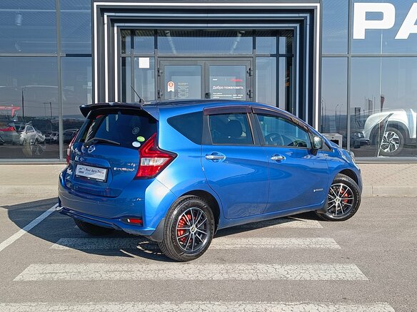 2016 Nissan Note e-Power II Рестайлинг, синий, 999000 рублей - вид 5