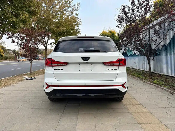 2023 Jetta VS7 I Рестайлинг 1, белый, 1700000 рублей - вид 4