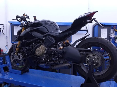 2021 Ducati Streetfighter V4, чёрный, 2000000 рублей, вид 2