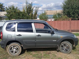 2013 Chevrolet Niva I Рестайлинг, серый, 650000 рублей, вид 1