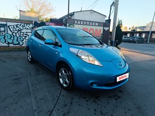 2011 Nissan Leaf I (ZE0/AZE0), синий, 745000 рублей, вид 2
