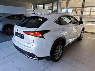 2021 Lexus NX 200 I Рестайлинг, белый, 4350000 рублей, вид 4