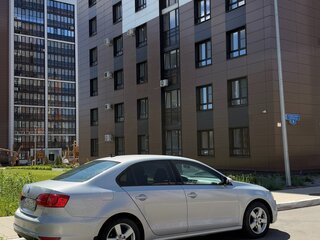 2011 Volkswagen Jetta VI, серебристый, 780000 рублей, вид 2