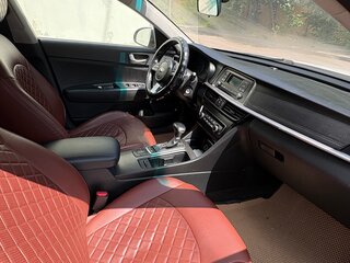 2019 Kia Optima IV Рестайлинг, белый, 950000 рублей, вид 3
