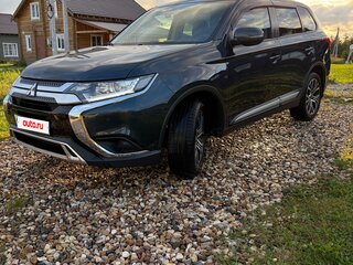 2019 Mitsubishi Outlander III Рестайлинг 3, синий, 2450000 рублей, вид 1