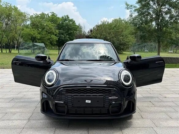 2022 Mini Hatch Cooper III (F55/F56) Рестайлинг 2, чёрный, 1937000 рублей - вид 6