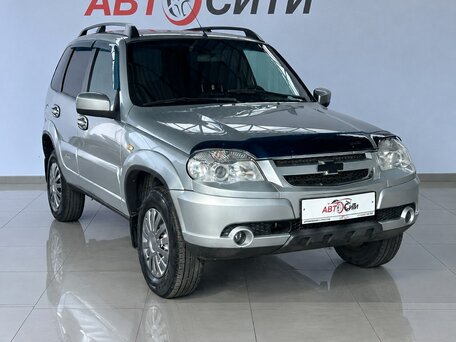 2013 Chevrolet Niva I Рестайлинг, серебристый, 486000 рублей, вид 3