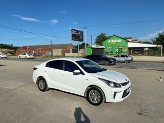 2017 Kia Rio IV, белый, 900000 рублей, вид 3