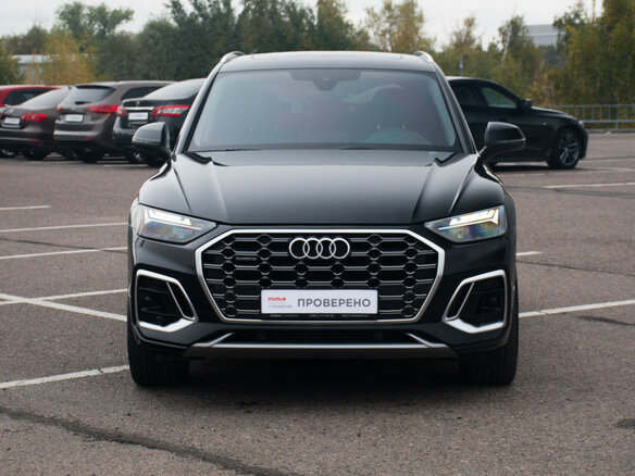2021 Audi Q5 L 45 TFSI II (FY) Рестайлинг, чёрный, 4649000 рублей - вид 1