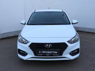 2017 Hyundai Solaris II, белый, 880000 рублей, вид 2