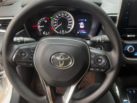 2022 Toyota Corolla XII (E210) Рестайлинг, белый, 1460000 рублей, вид 4