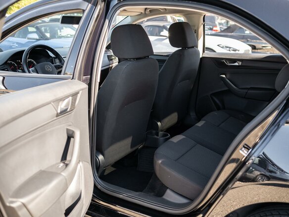 2021 Volkswagen Polo VI, чёрный, 1469000 рублей - вид 10