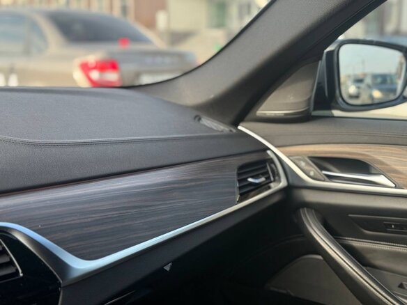 2019 BMW 5 серии 530d xDrive VII (G30/G31/G38), серый, 4500000 рублей - вид 7