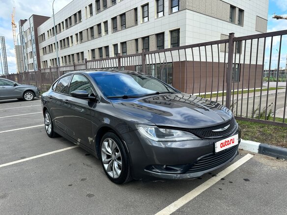 2015 Chrysler 200 II, серый, 1350000 рублей - вид 3