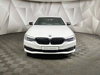 2017 BMW 5 серии 530i xDrive VII (G30/G31/G38), белый, 2795000 рублей, вид 3