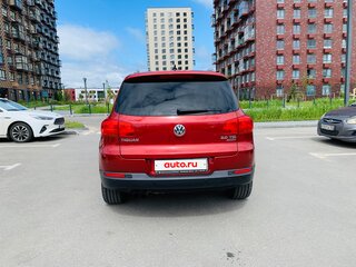 2012 Volkswagen Tiguan I Рестайлинг, красный, 1425000 рублей, вид 4
